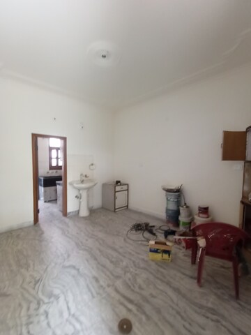 Room in 2 BHK Independent House at Sector 16 – for Rent