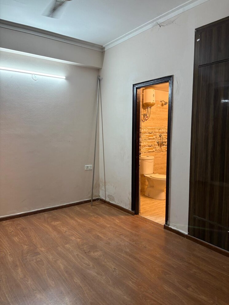 Room, amrapali-golf-homes 3 Bedroom 1115 Sq.Ft. Apartment In Sector 4 Greater Noida Greater Noida 8972158