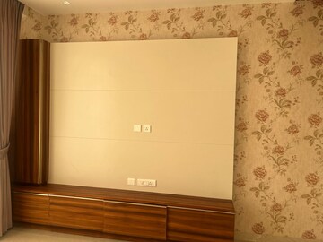 Room in 3 BHK Independent House at Sector 8 – for Rent