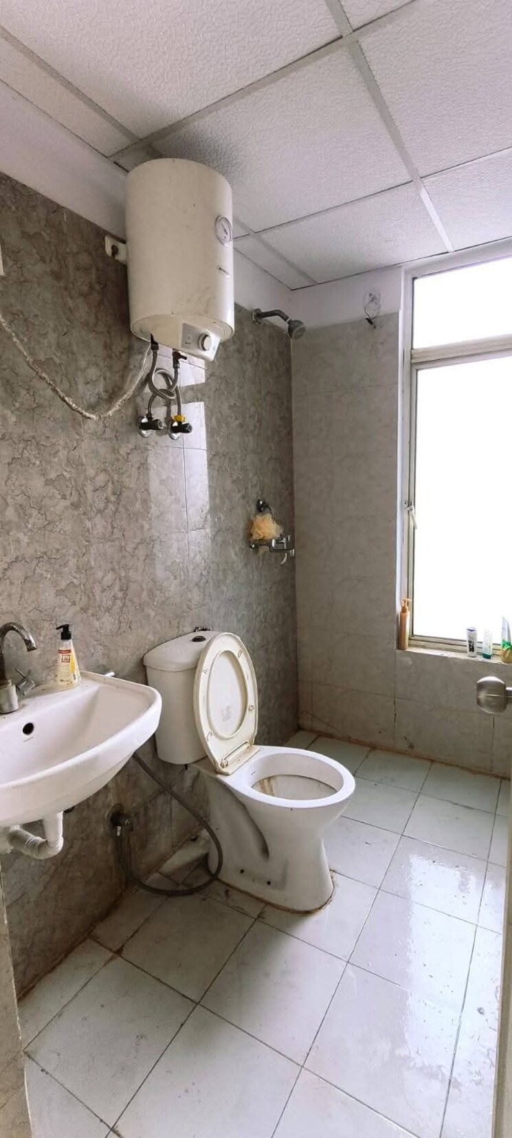 Bathroom, gaur-city-2-14th-avenue 2 Bedroom 985 Sq.Ft. Apartment In Sector 16c Greater Noida Greater Noida 8972221