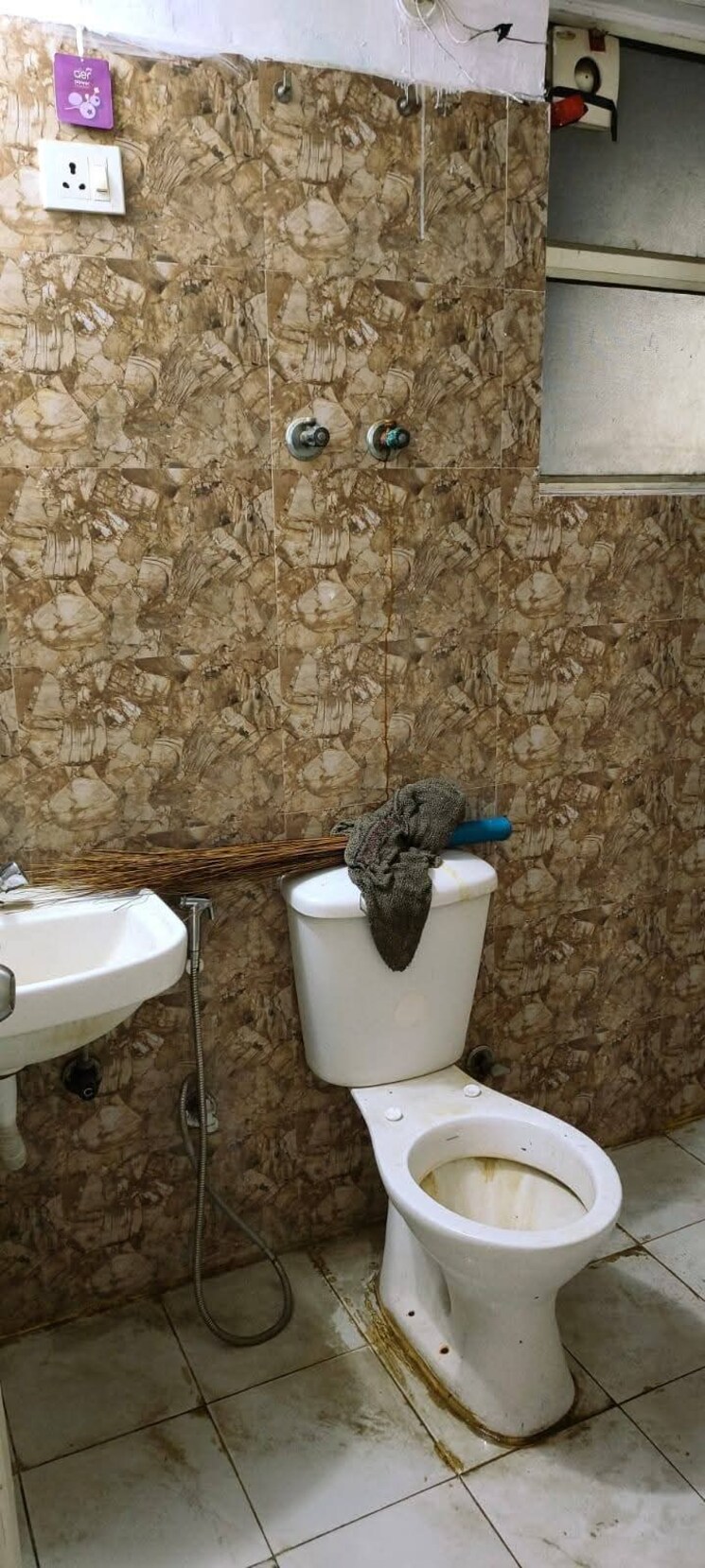 Bathroom, gaur-city-2-14th-avenue 2 Bedroom 985 Sq.Ft. Apartment In Sector 16c Greater Noida Greater Noida 8972221