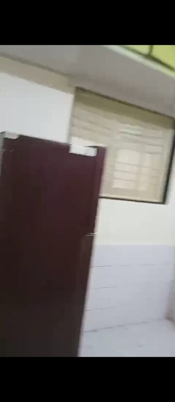 Room in 1 BHK Apartment at Goregaon East – for Rent
