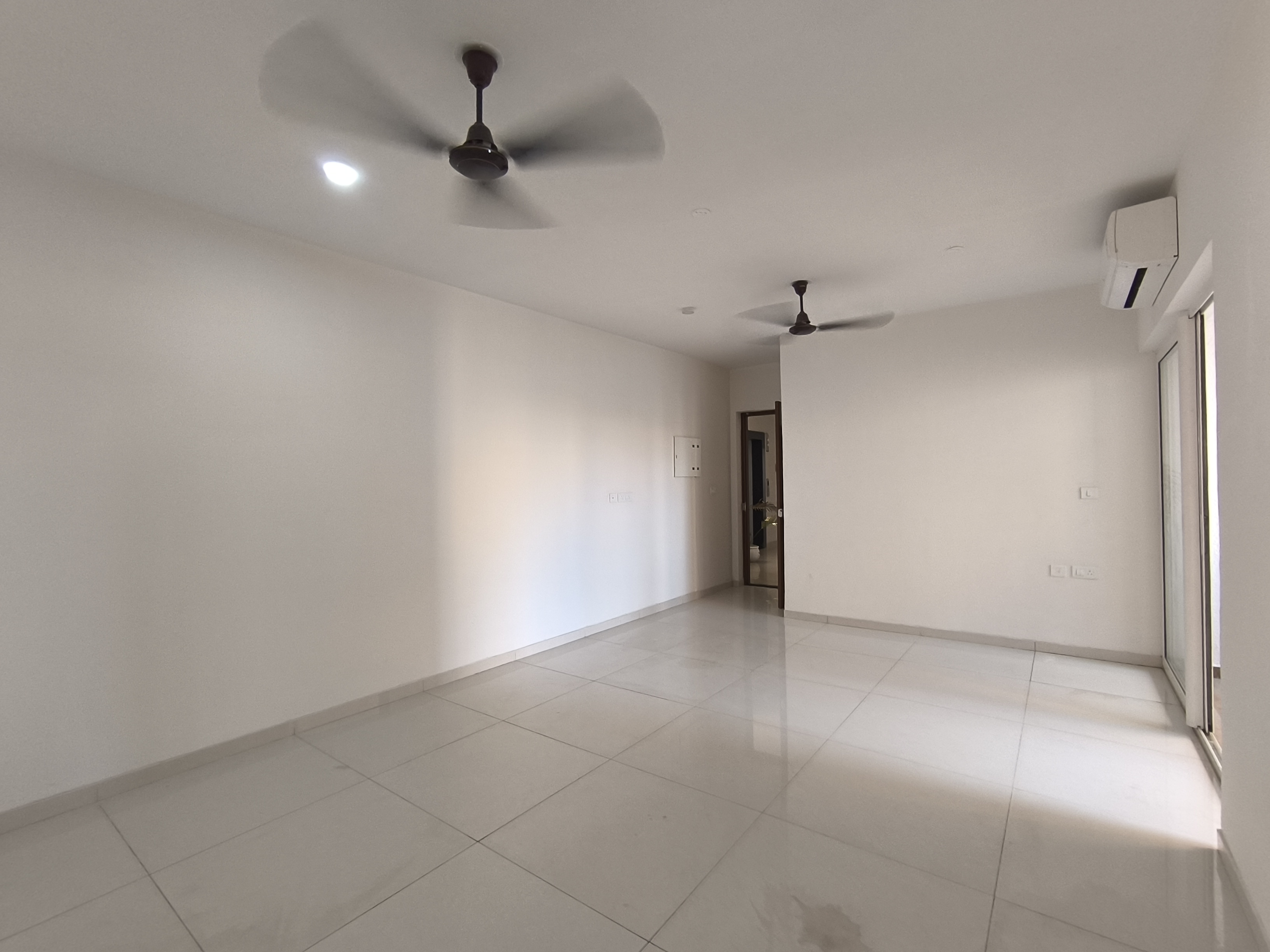 3 BHK + Servant Room,Extra Room Apartment For Rent in Shapoorji Pallonji Joyville Phase 2