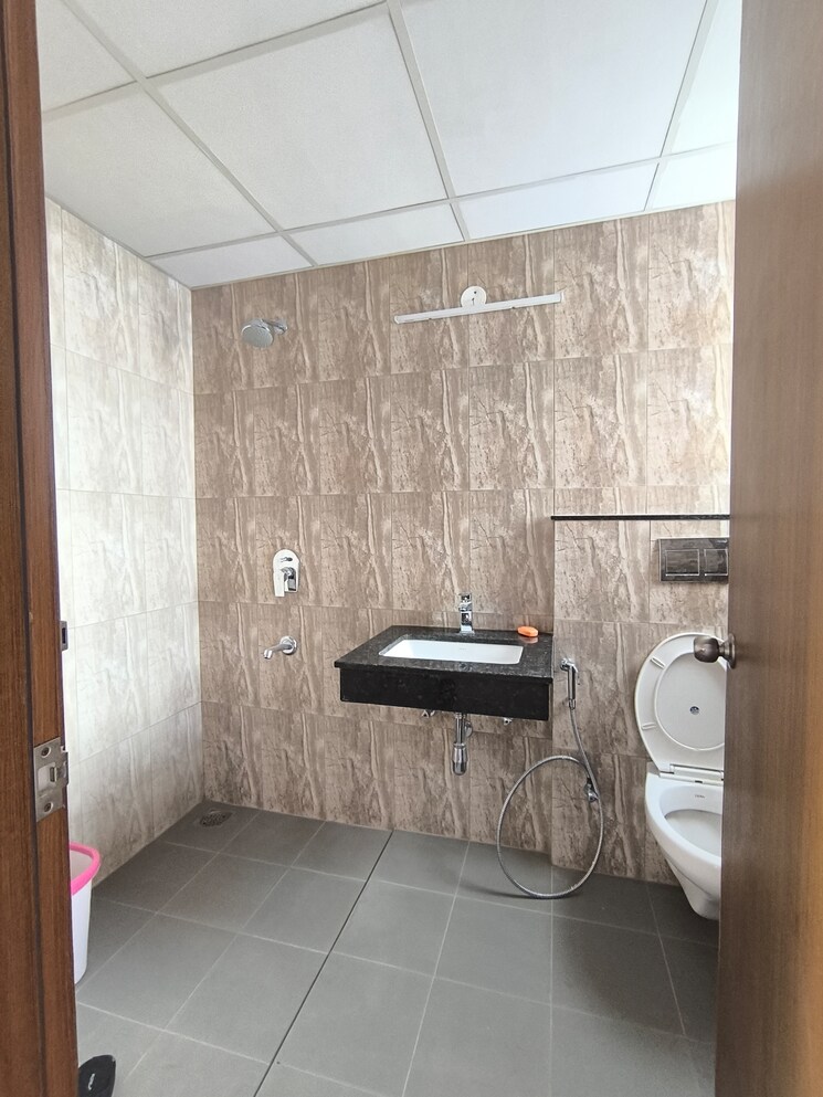 Bathroom, shapoorji-pallonji-joyville-phase-2 3 Bedroom 1852 Sq.Ft. Apartment In Sector 102 Gurgaon 8972302