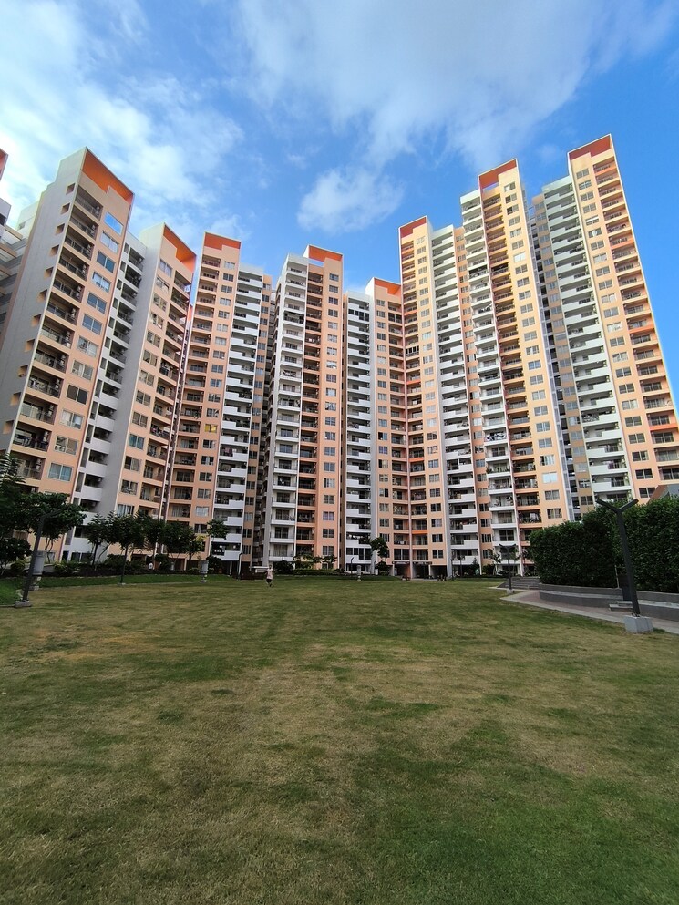 Exterior View, shapoorji-pallonji-joyville-phase-2 3 Bedroom 1852 Sq.Ft. Apartment In Sector 102 Gurgaon 8972302