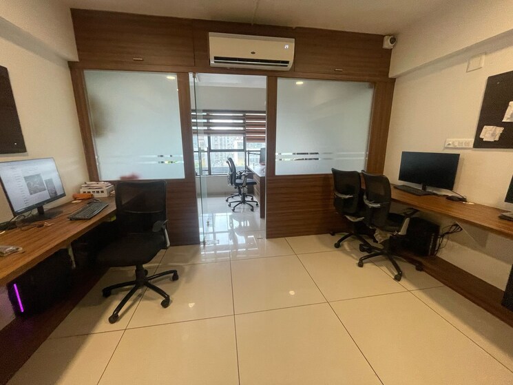 Team Area, sola Commercial Office Space 781 Sq.Ft. In Sola Ahmedabad 8972337