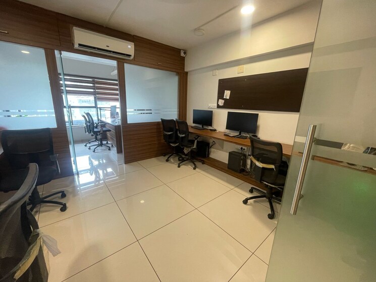 Team Area, sola Commercial Office Space 781 Sq.Ft. In Sola Ahmedabad 8972337