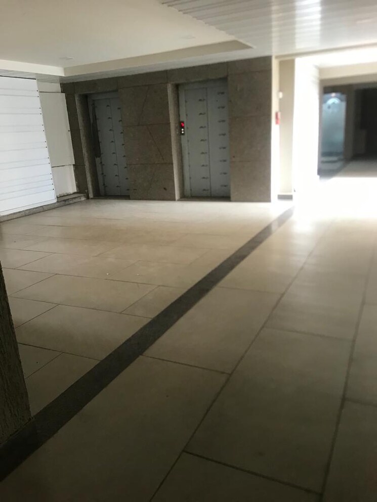 Room, sola Commercial Office Space 781 Sq.Ft. In Sola Ahmedabad 8972337