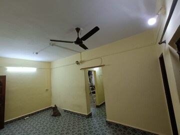 Room in 2 BHK Apartment at Mohan Nagar – for Rent