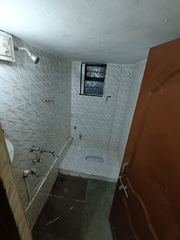 Bathroom in 2 BHK Apartment at Mohan Nagar – for Rent
