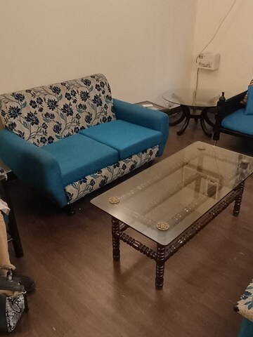 Living Room in 4 BHK Apartment at DLF Ridgewood Estate, Dlf Phase iv – for Rent