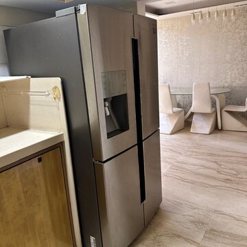 Staircase in 3 BHK Apartment at Akshay Girikunj, Lohana Colony – for Rent