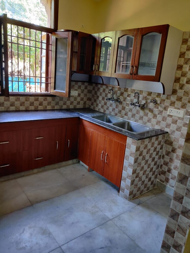 Kitchen, alpha 1 greater noida 2 Bedroom 100 Sq.Mt. Independent House In Alpha 1 Greater Noida Greater Noida 8972425