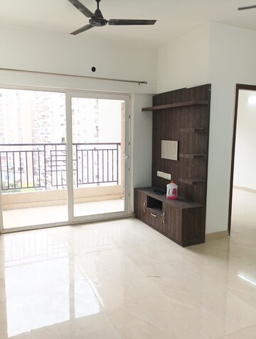 2 BHK Apartment For Rent in Eldeco Live By The Greens, Sector 150