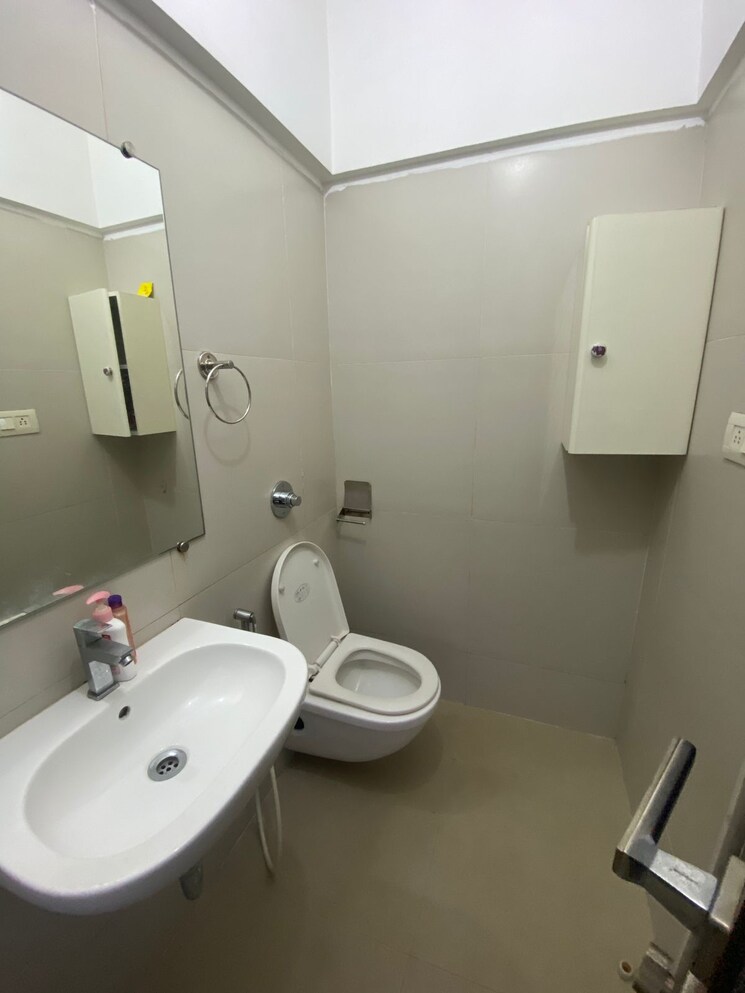 Bathroom, gurukrupa-marina-enclave 1 Bedroom 460 Sq.Ft. Apartment In Malad West Mumbai 8972413