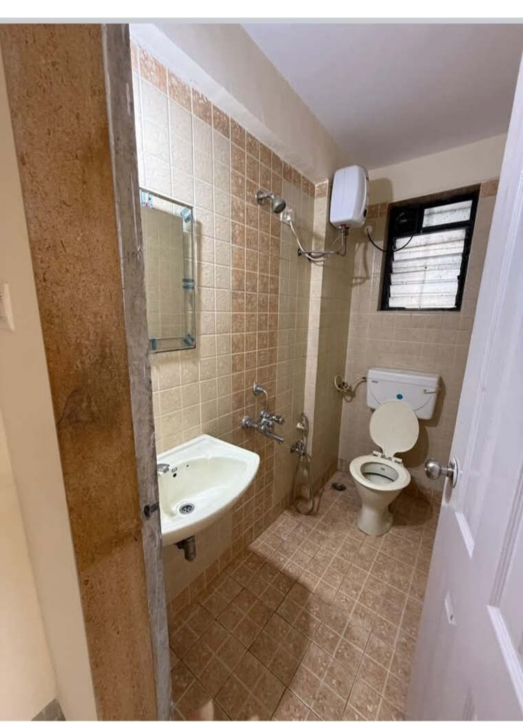Bathroom, kukreja-estate-belapur 2 Bedroom 1050 Sq.Ft. Apartment In Cbd Belapur Sector 11 Navi Mumbai 8972471