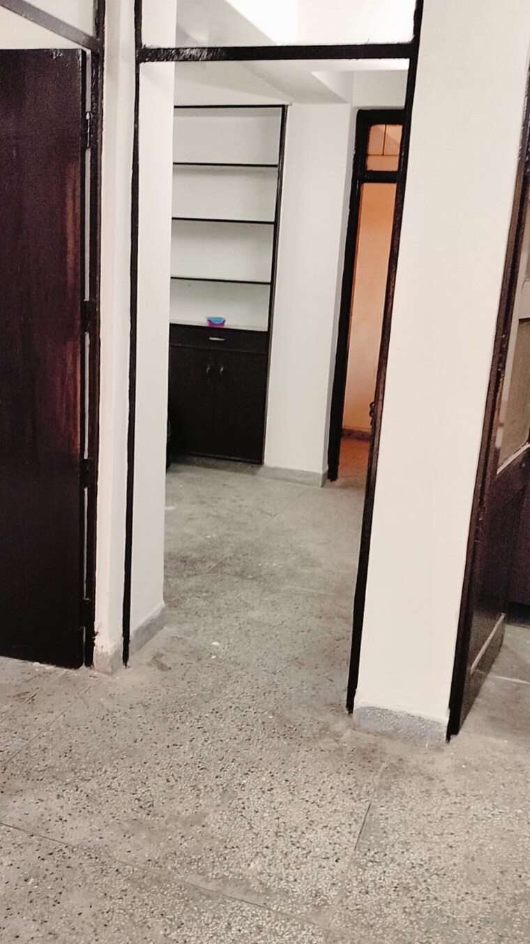 Room, mohan cooperative industrial estate 2 Bedroom 517 Sq.Ft. Apartment In Mohan Cooperative Industrial Estate Delhi 8972571