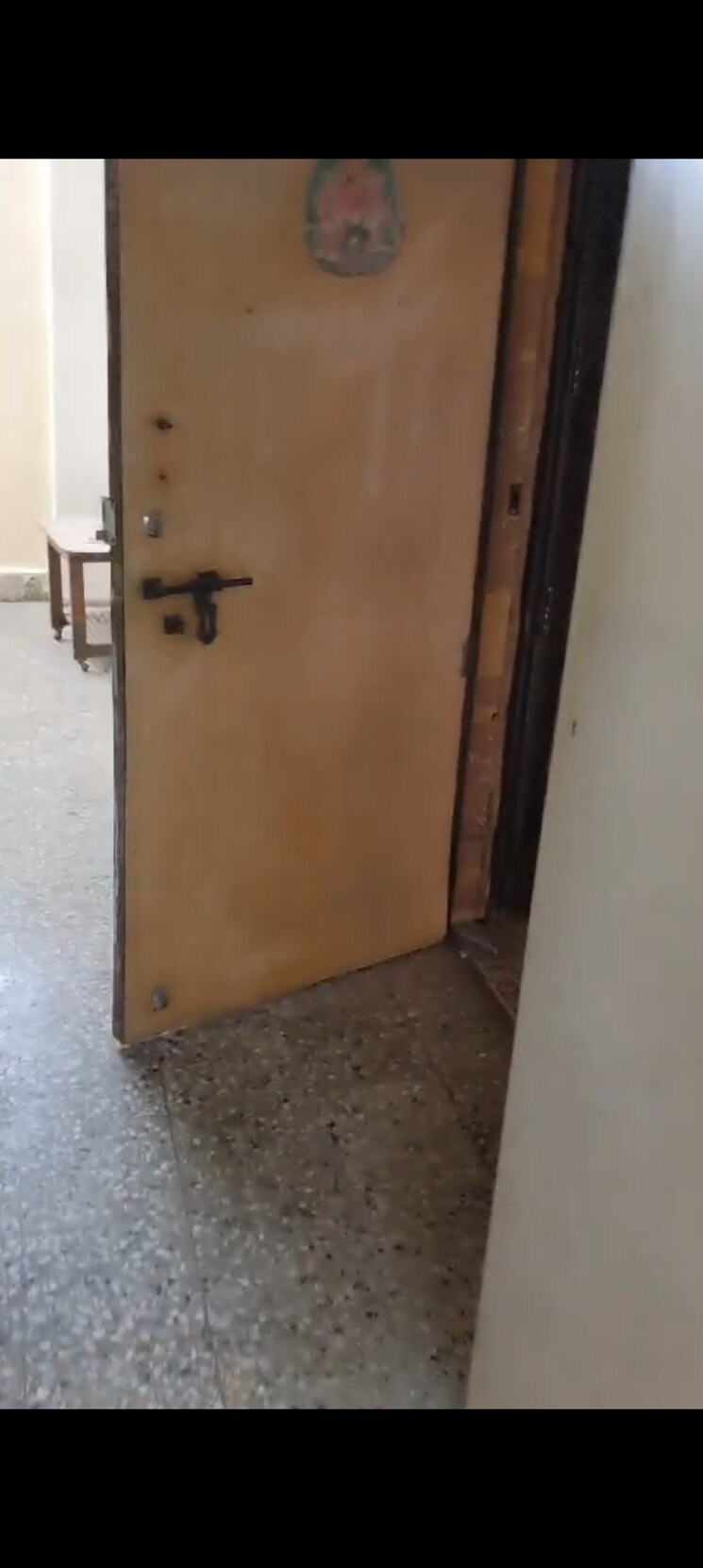 Room, samrat-chs-kurla-east 1 Bedroom 330 Sq.Ft. Apartment In Kurla East Mumbai 8972582