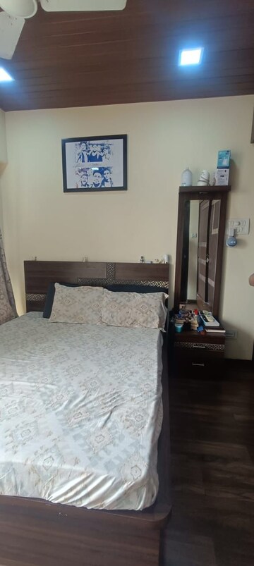 Bedroom in 2 BHK Apartment at Himath Ghar Khar West, Khar West – for Rent