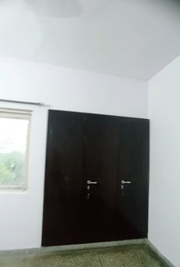 Bedroom in 2 BHK Apartment at Nirman Apartments, Mayur Vihar Phase 1 – for Rent