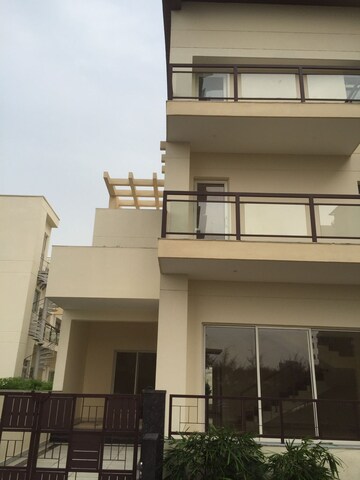 5 BHK Independent House For Sale in Bestech City Gate, Sector 81a