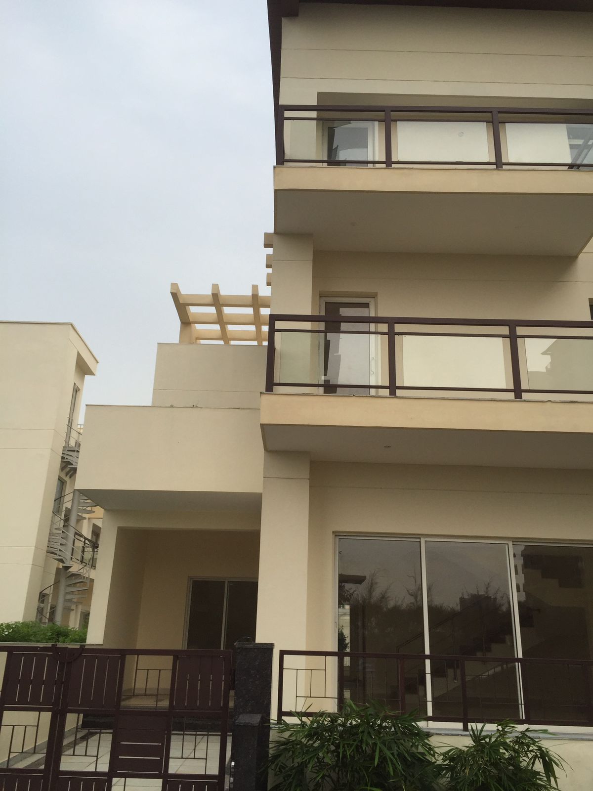 5 BHK + Pooja Room,Servant Room Independent House For Sale in Bestech City Gate