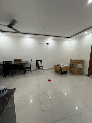 Team Area in 3 BHK Apartment at Shiva Motia Huys, Pir Machalla – for Rent