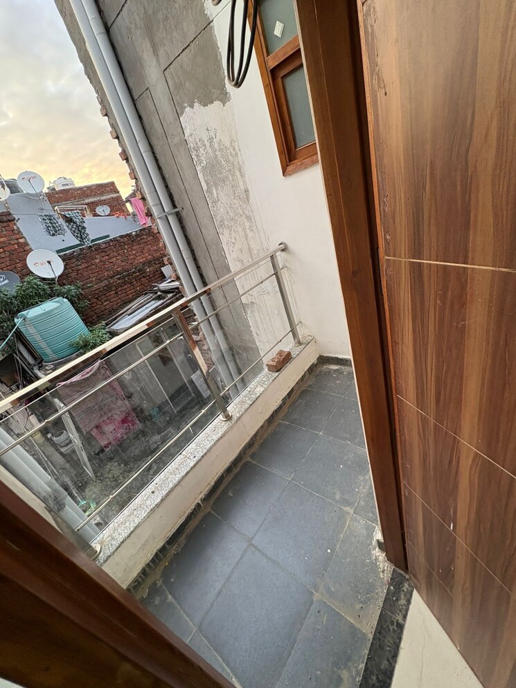 Balcony, shiva-motia-huys 3 Bedroom 1782 Sq.Ft. Apartment In Pir Machalla Zirakpur 8972684