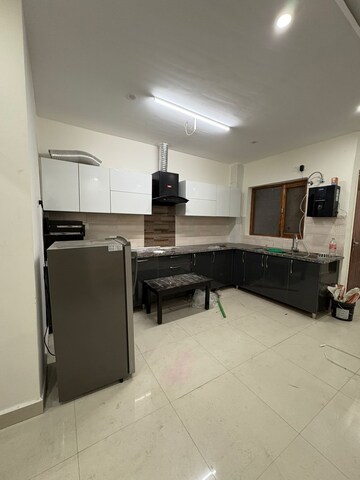 Kitchen in 3 BHK Apartment at Shiva Motia Huys, Pir Machalla – for Rent