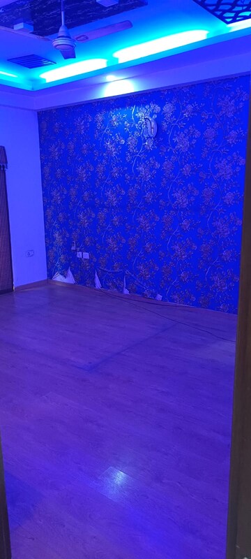 Room in 3 BHK Apartment at Apex The Florus, Vasundhara Sector 16 – for Sale