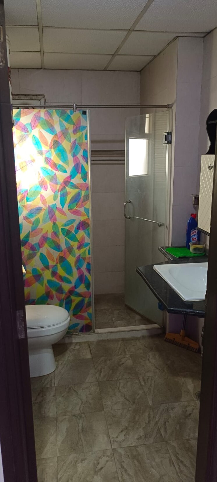 Bathroom, apex-the-florus 3 Bedroom 2414 Sq.Ft. Apartment In Vasundhara Sector 16 Ghaziabad 8972675