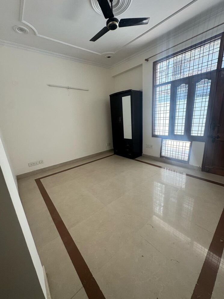Room, sector 45 3 Bedroom 2500 Sq.Ft. Builder Floor In Sector 45 Gurgaon 8972689