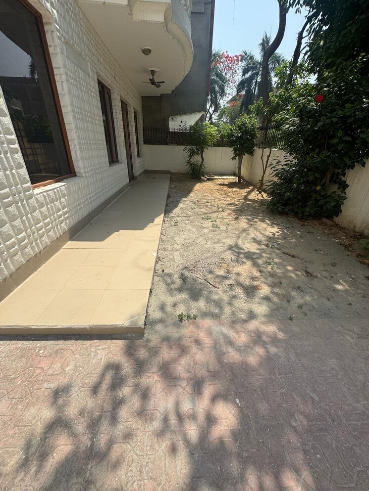 Balcony, sector 45 3 Bedroom 2500 Sq.Ft. Builder Floor In Sector 45 Gurgaon 8972689