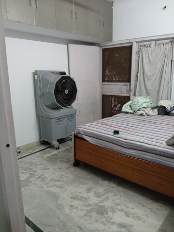 3 BHK Apartment For Rent in RWA Qutab Enclave, Katwaria Sarai