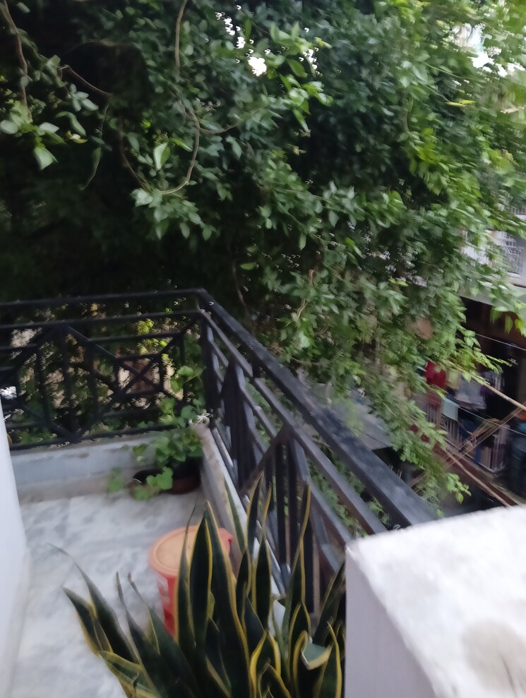 Balcony, rwa-qutab-enclave 3 Bedroom 700 Sq.Ft. Apartment In Katwaria Sarai Delhi 8972693