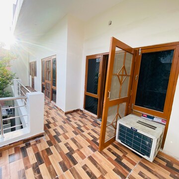 Living Room in  Pg at Vineet Khand – for Rent