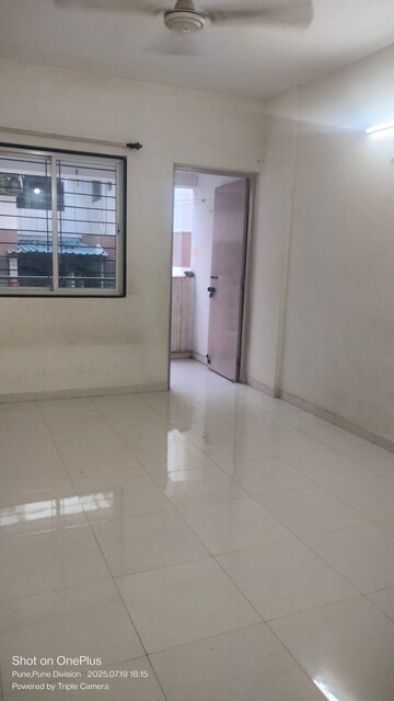Room in 1 BHK Apartment at Shreeram Park Apartments, Dhanori – for Rent