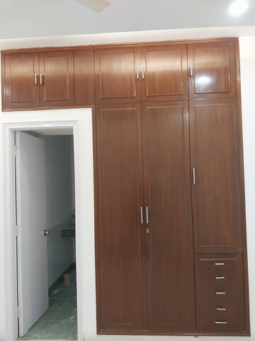 Furnished Amenities in 3 BHK Builder Floor at SS Mayfield Gardens, Sector 51 – for Rent
