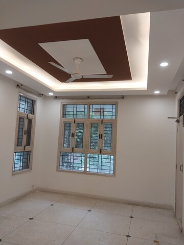 Furnished Amenities in 3 BHK Builder Floor at SS Mayfield Gardens, Sector 51 – for Rent