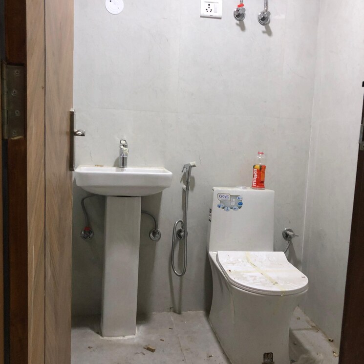 Attached Bathroom, chattarpur 2 Bedroom 1000 Sq.Ft. Builder Floor In Chattarpur Delhi 8972727