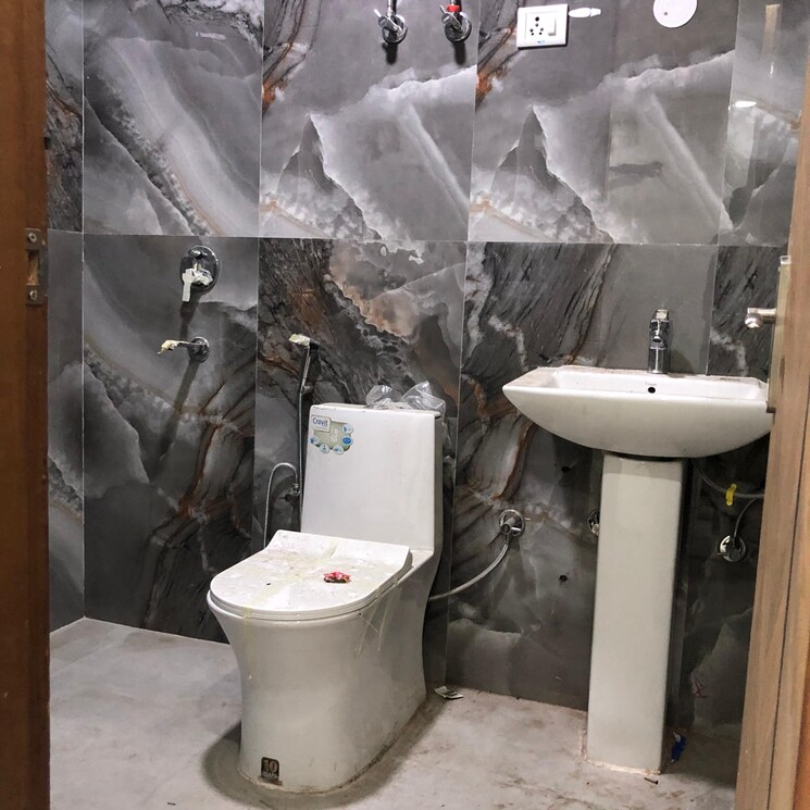 Attached Bathroom, chattarpur 2 Bedroom 1000 Sq.Ft. Builder Floor In Chattarpur Delhi 8972727