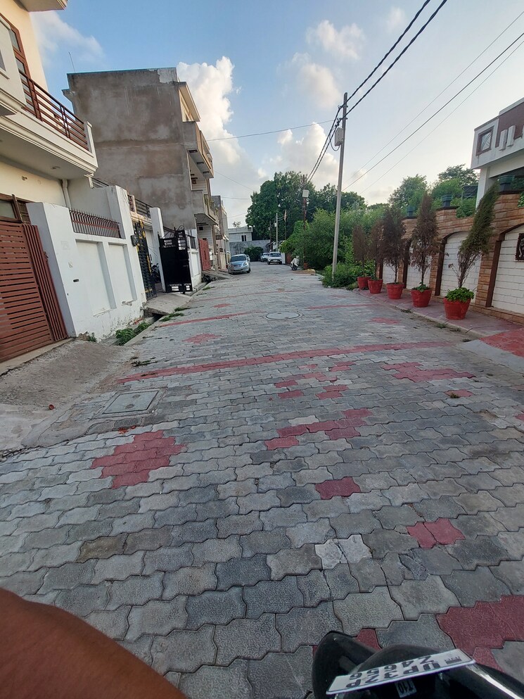 Exterior View, indira nagar  1000 Sq.Yd. Plot In Indira Nagar Lucknow 8972738