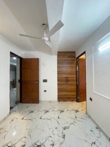 Room in 1 BHK Builder Floor at Neb Sarai – for Rent