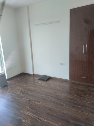Room in 3.5 BHK Apartment at SS The Coralwood, Sector 84 – for Rent