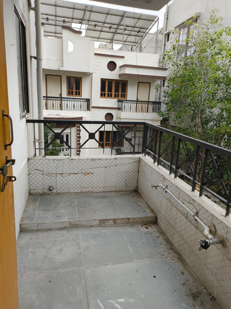 Balcony, adajan 2 Bedroom 1200 Sq.Ft. Apartment In Adajan Surat 8972781