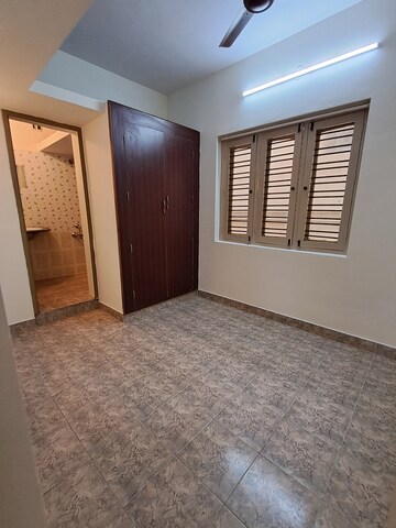 Room in 2 BHK Builder Floor at Hsr Layout – for Rent