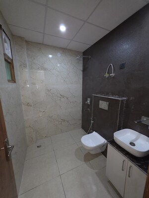Washroom in 5 BHK Independent House at Sushant Lok I – for Sale