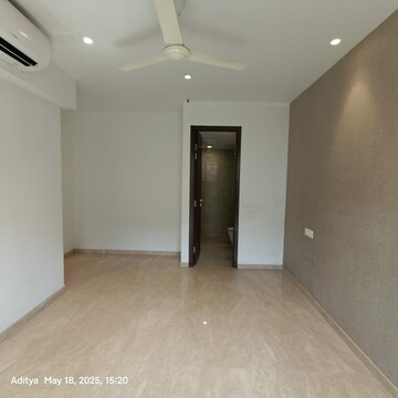 Room in 2 BHK Apartment at Hiranandani Castle Rock, Powai – for Rent