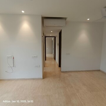 Room in 2 BHK Apartment at Hiranandani Castle Rock, Powai – for Rent