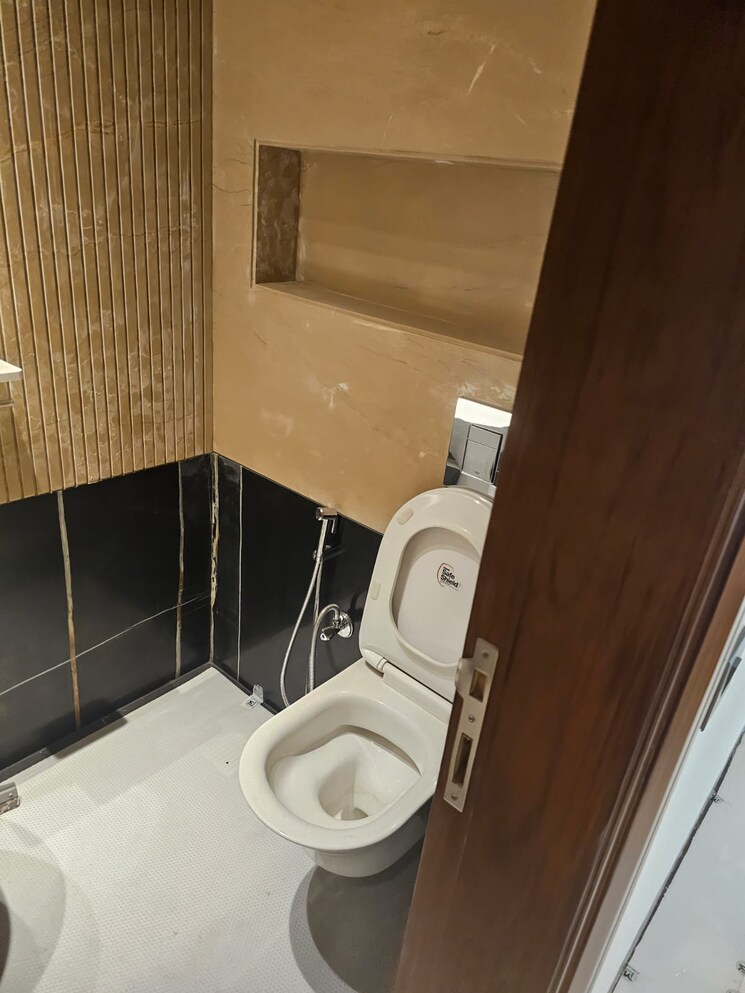 Bathroom, gulmohar park 4 Bedroom 3500 Sq.Ft. Independent House In Gulmohar Park Delhi 8972831